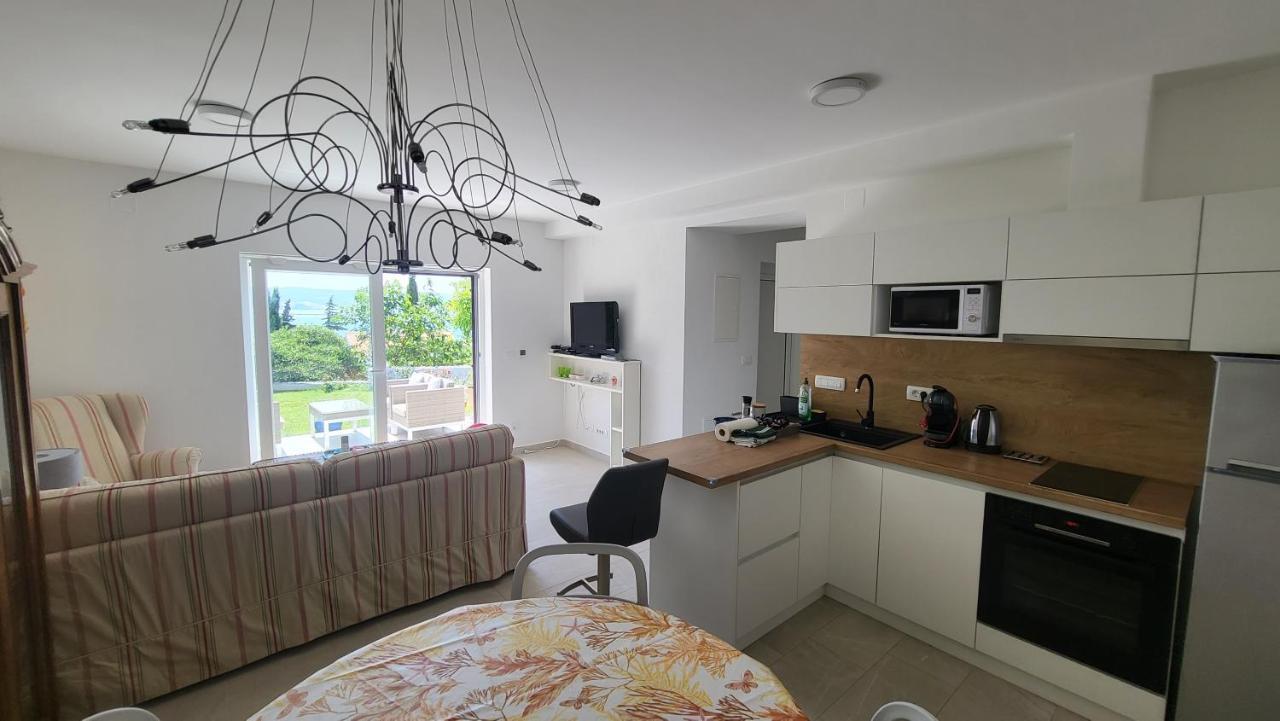 Apartments Amadea Нови-Винодолски Экстерьер фото